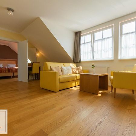 Winzerhotel Гумполдскирхен Екстериор снимка