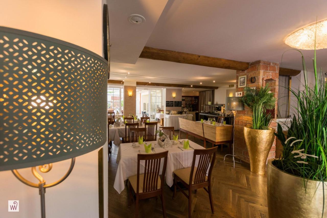 Winzerhotel Гумполдскирхен Екстериор снимка