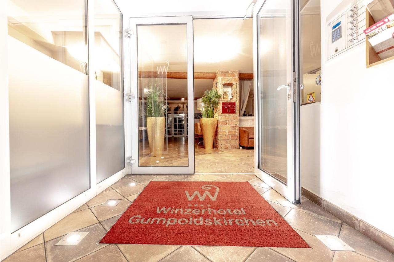 Winzerhotel Гумполдскирхен Екстериор снимка