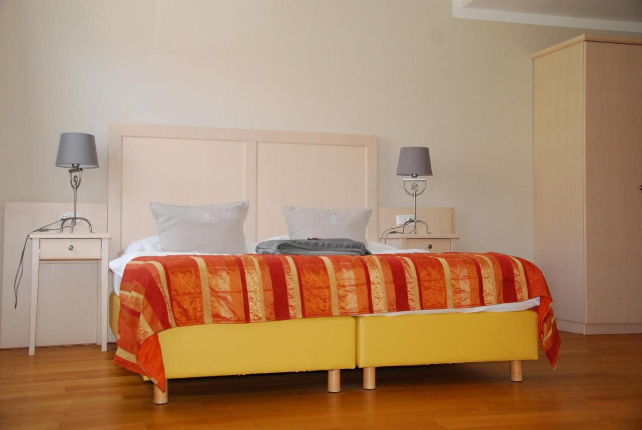 Winzerhotel Гумполдскирхен Екстериор снимка