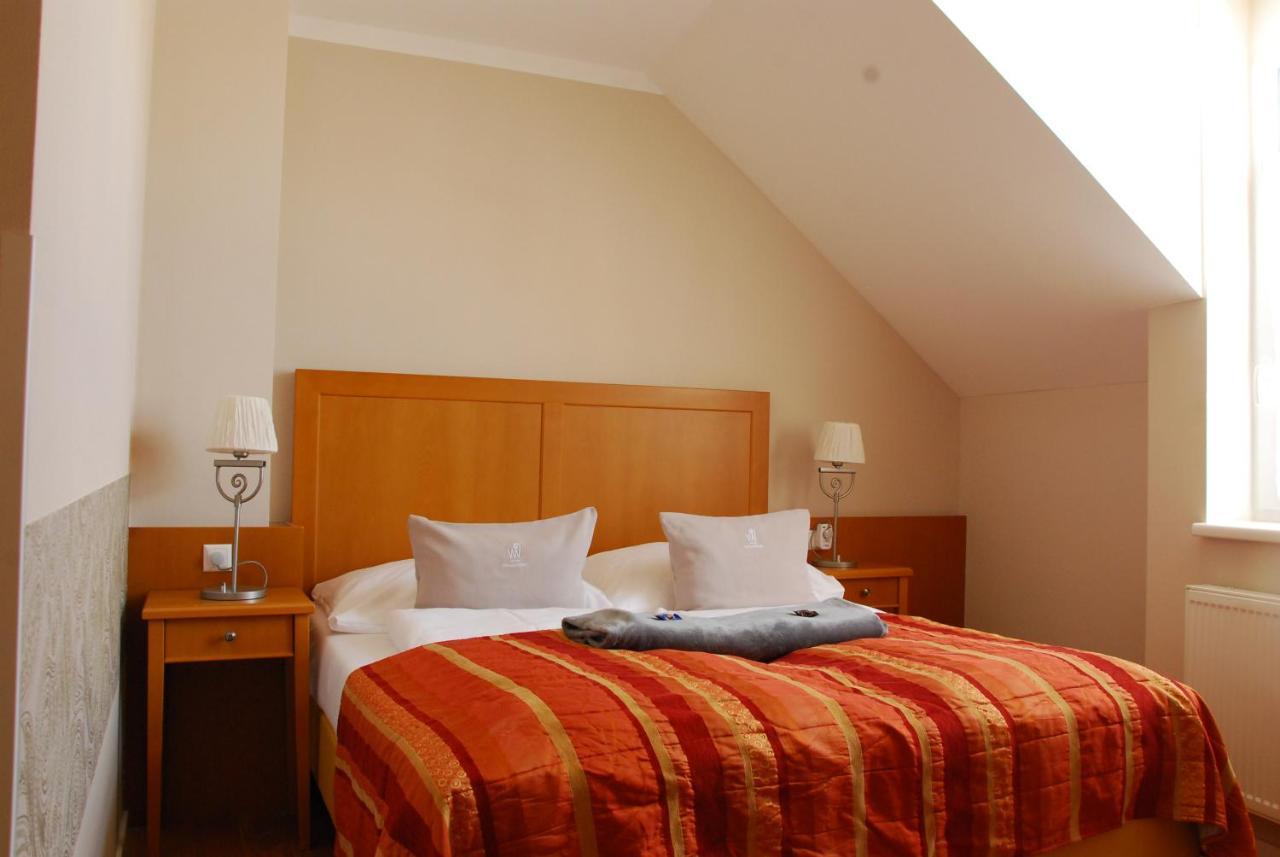 Winzerhotel Гумполдскирхен Екстериор снимка