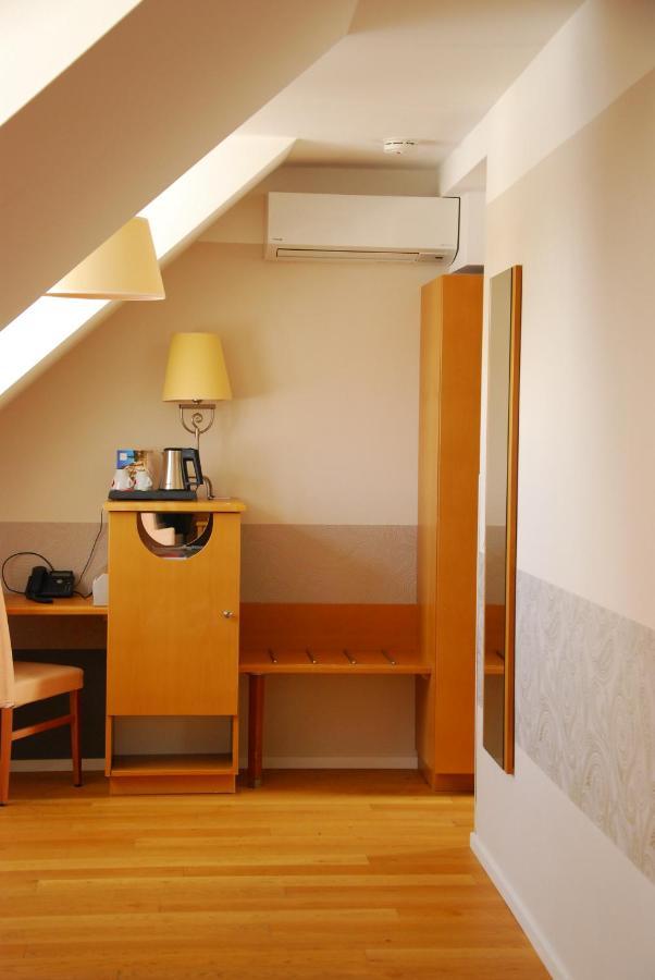 Winzerhotel Гумполдскирхен Екстериор снимка