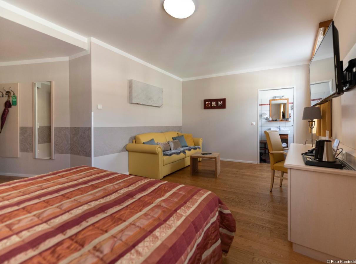 Winzerhotel Гумполдскирхен Екстериор снимка
