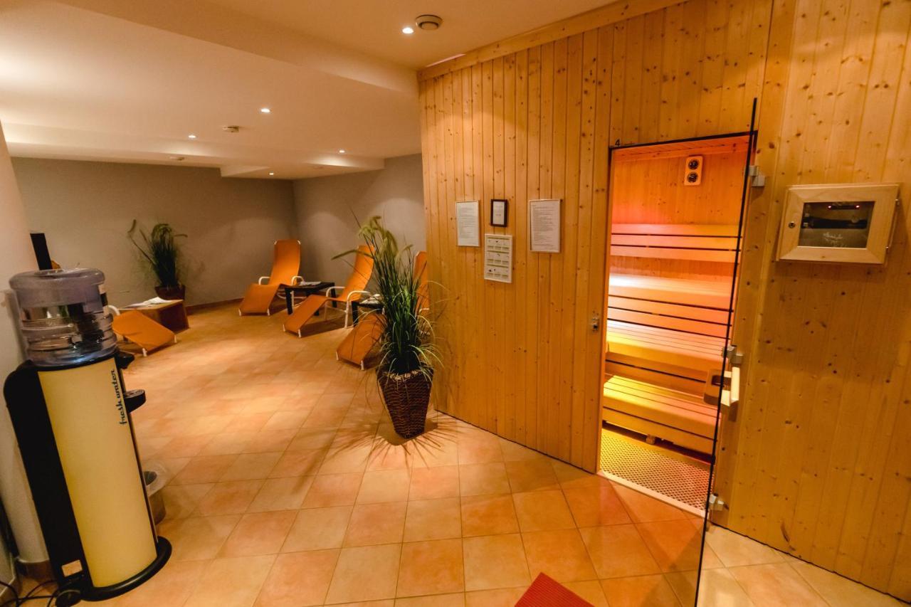 Winzerhotel Гумполдскирхен Екстериор снимка